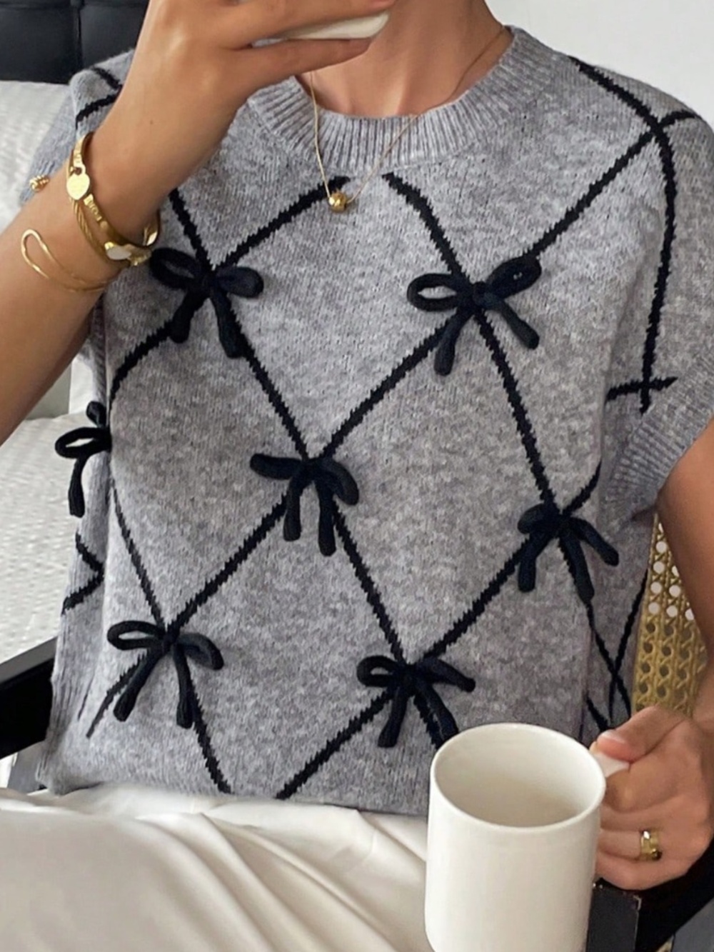 Classic Bow Detail Round Neck Batwing Sleeve Knit top - Picture 3 of 9
